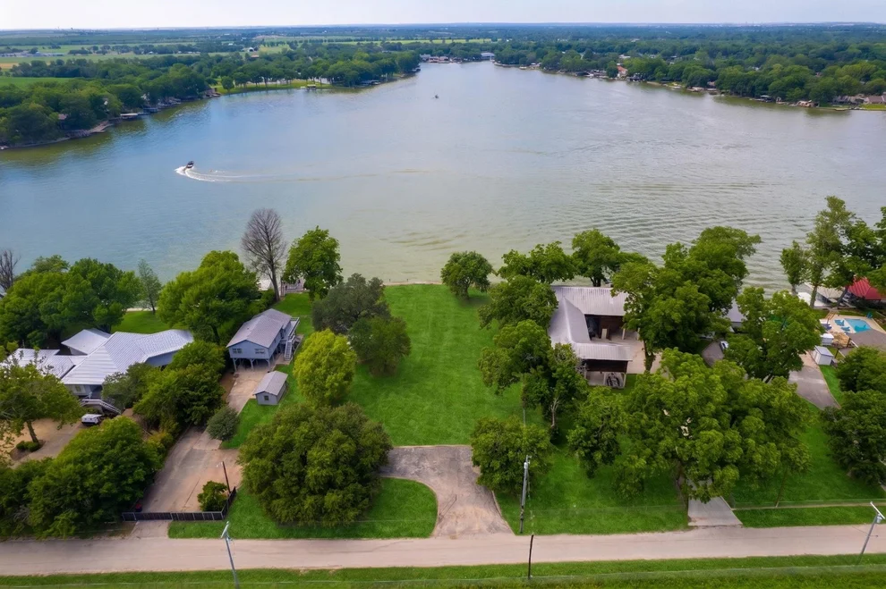 Unit for sale at 148 Isle Of View Drive, Lake McQueeney, TX 78123