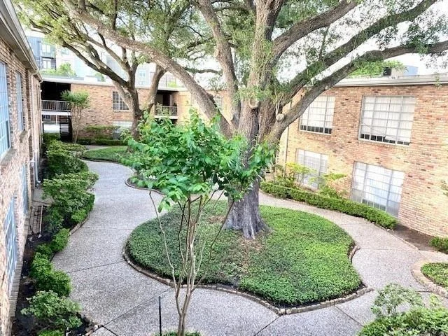 Unit for sale at 2101 Fountain View Drive, Houston, TX 77057