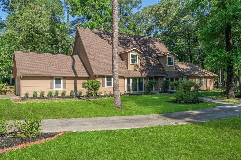 Unit for sale at 15520 Bedford Lane, Conroe, TX 77384