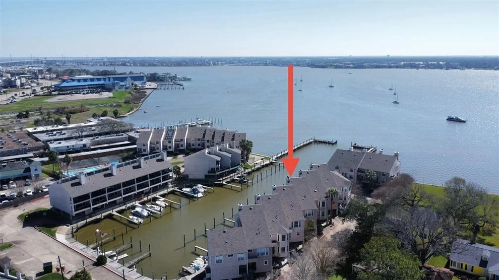 Unit for sale at 3663 Nasa Pkwy, Seabrook, TX 77586