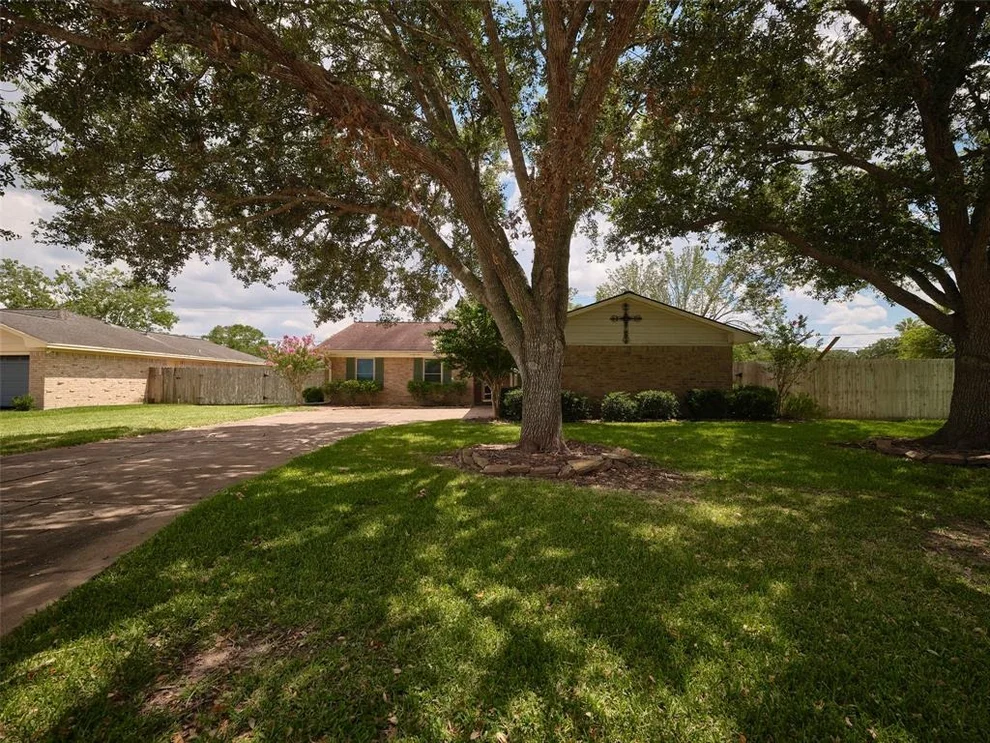 Unit for sale at 4112 Heatherglen Street, Bay City, TX 77414