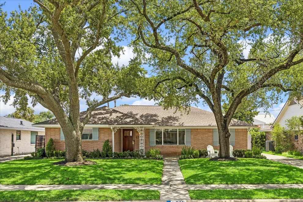 Unit for sale at 6735 Lindyann Lane, Houston, TX 77008