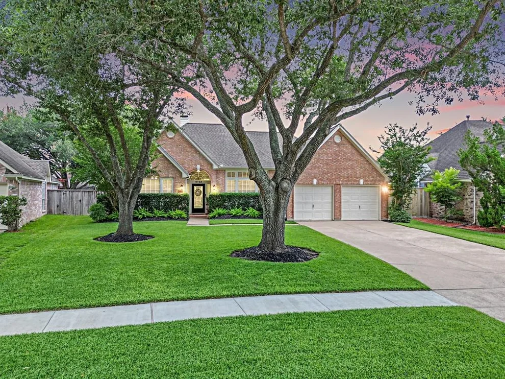 Unit for sale at 6723 Springcrest Drive, Sugar Land, TX 77479