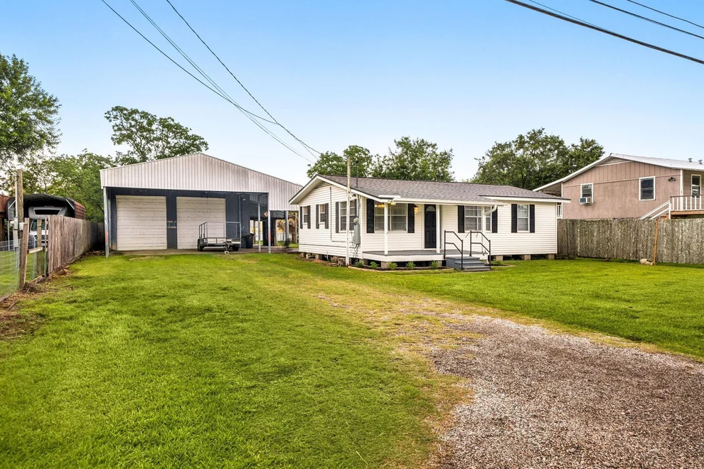 Unit for sale at 221 11th Street, Dickinson, TX 77539