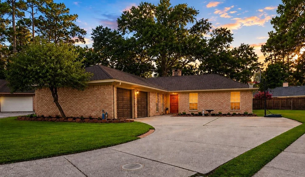 Unit for sale at 12027 Paradise Valley Drive, Houston, TX 77066