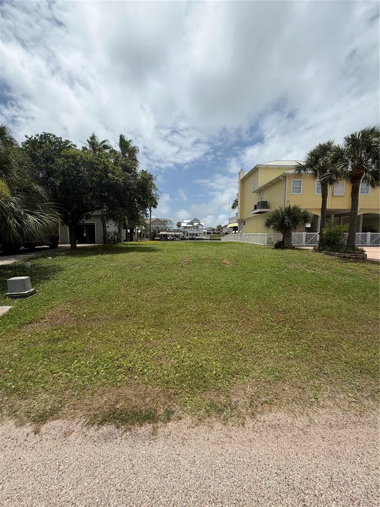 Unit for sale at 922 Nueces Drive, Galveston, TX 77554