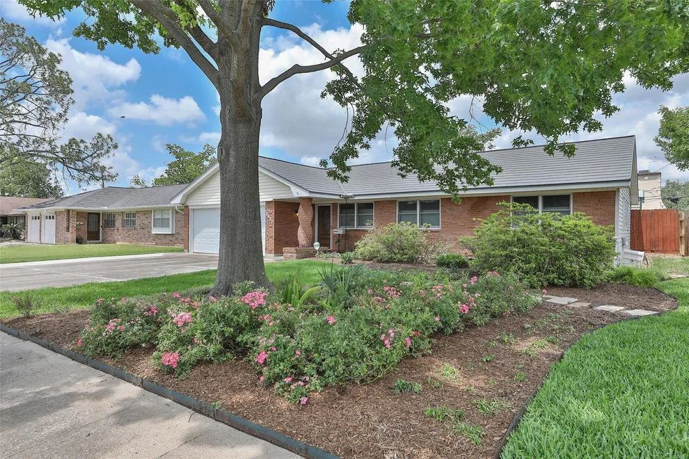 Unit for sale at 2427 Willowby Drive, Houston, TX 77008
