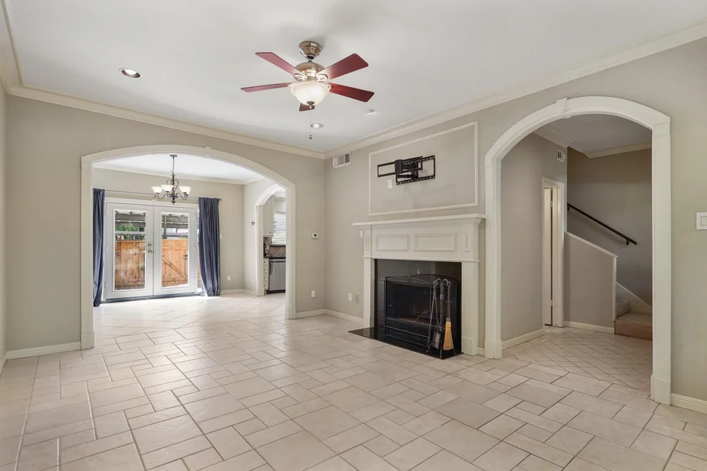 Unit for sale at 11711 Memorial Drive, Houston, TX 77024