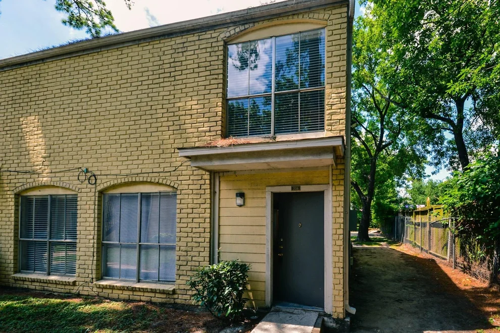 Unit for sale at 6200 W Tidwell Road, Houston, TX 77092