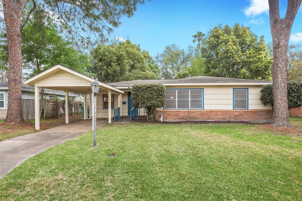 Unit for sale at 2706 John Street, La Marque, TX 77568