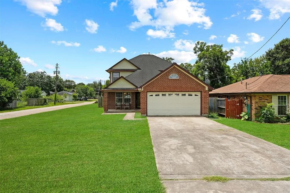 Unit for sale at 1016 Avenue G, South Houston, TX 77587