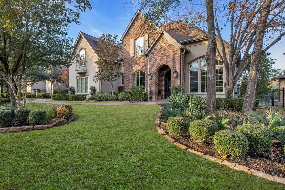 Unit for sale at 75 S Player Crest Circle, The Woodlands, TX 77382