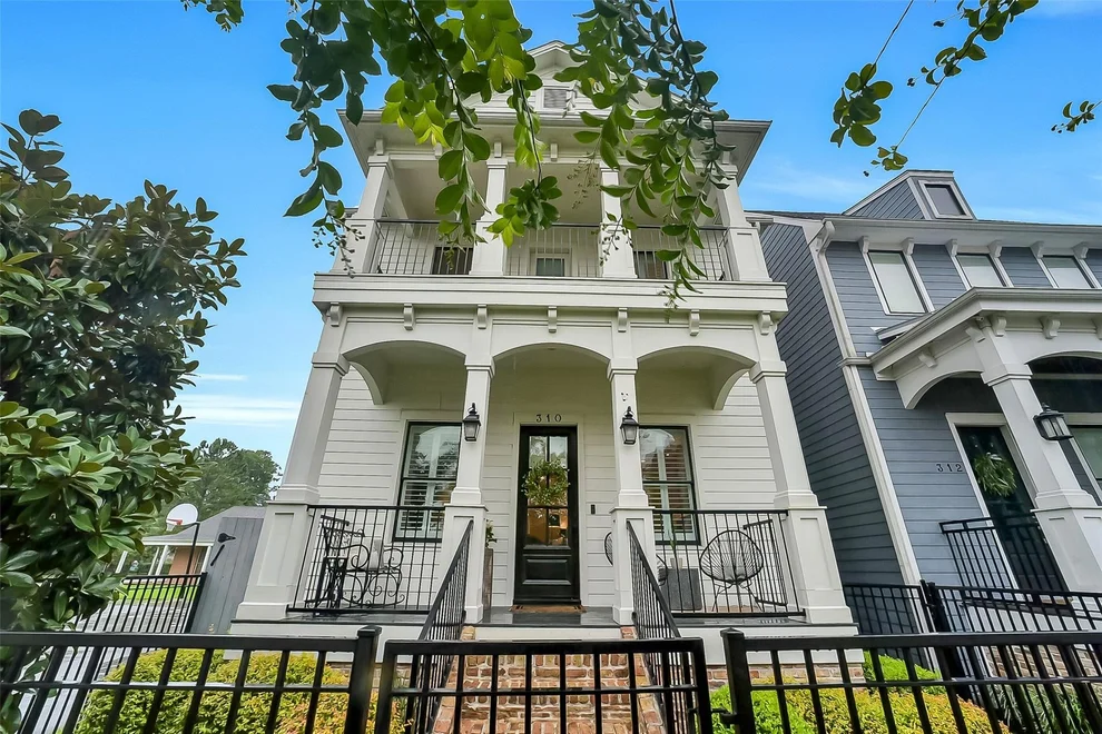 Unit for sale at 310 W 18th Street, Houston, TX 77008