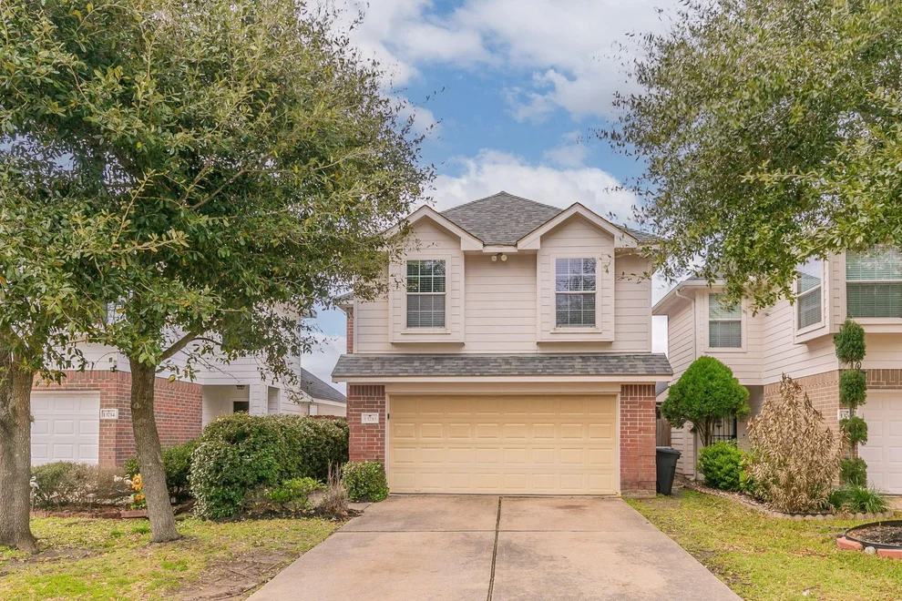 Unit for sale at 13710 Maximos Drive, Houston, TX 77083