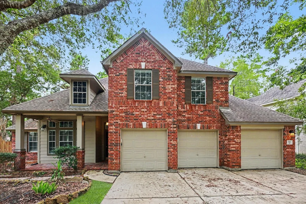 Unit for sale at 83 E Whistlers Bend Circle, Conroe, TX 77384
