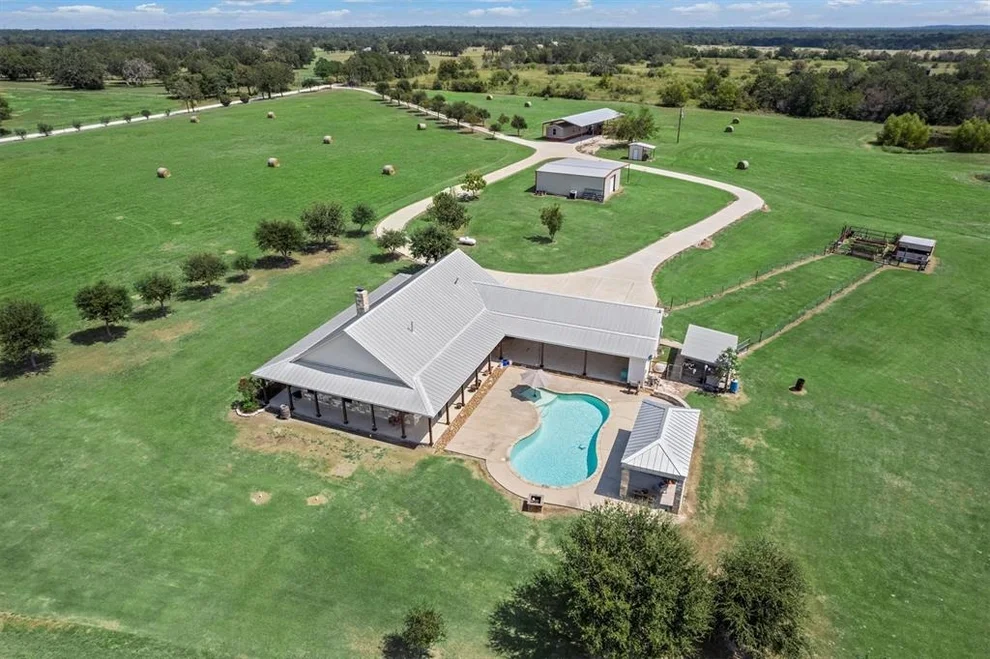 Photo of 3759 County Rd 126, Bedias, TX 77831