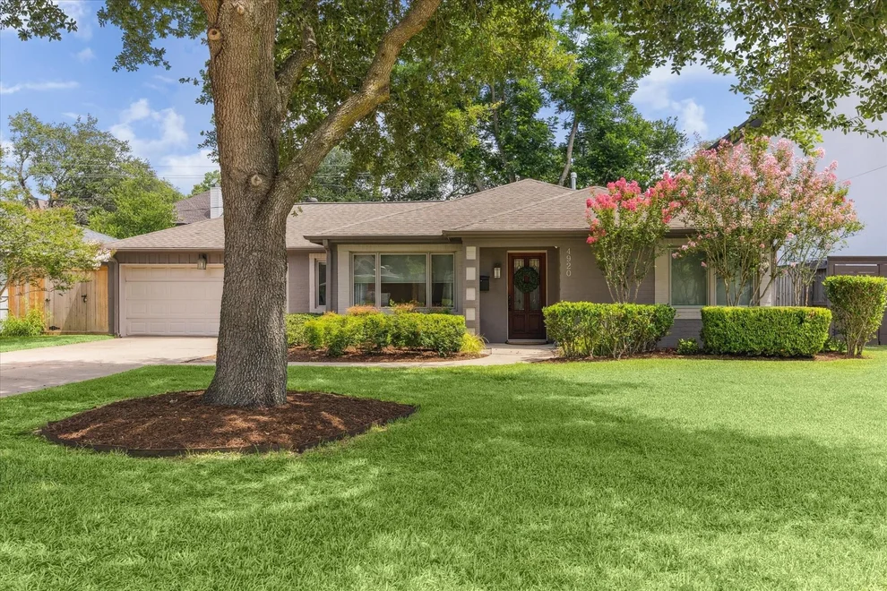 Unit for sale at 4920 Maple, Bellaire, TX 77401