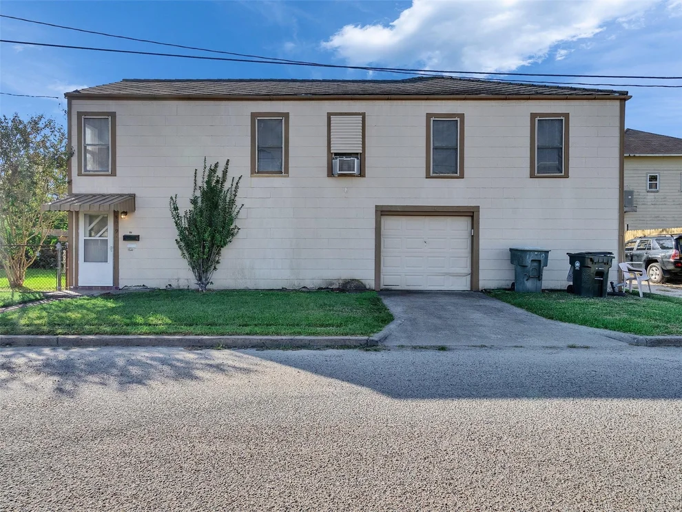 Unit for sale at 5019 Avenue M 1/2, Galveston, TX 77551