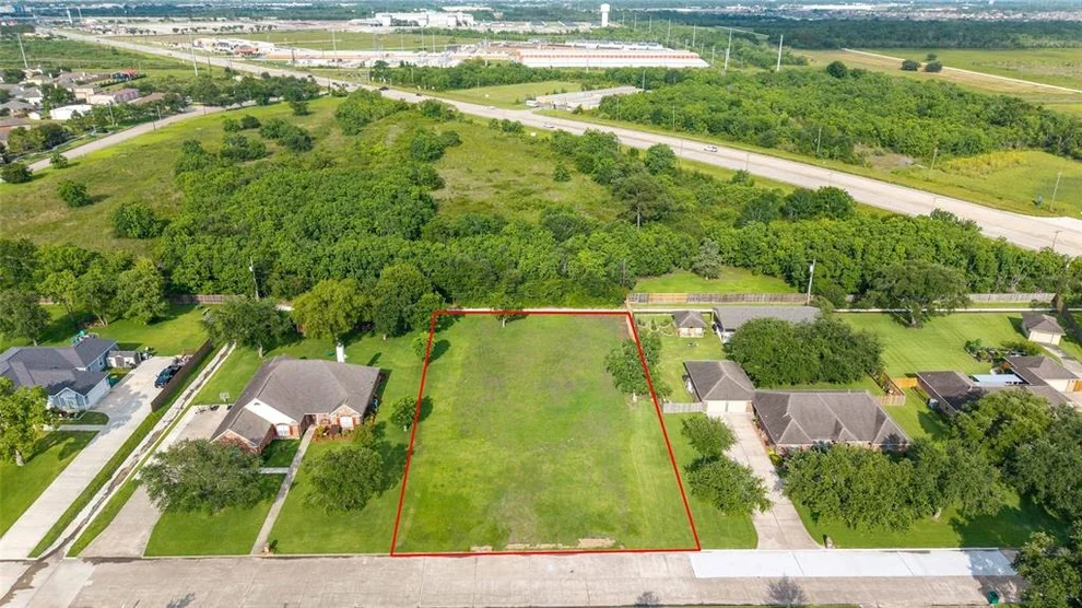 Unit for sale at 639 Westwood Circle, La Marque, TX 77568