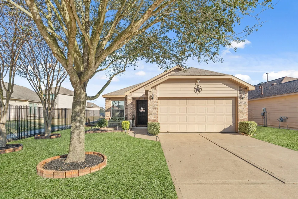 Unit for sale at 19234 Golden Wave Drive, Katy, TX 77449