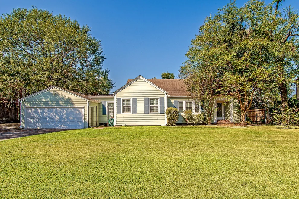 Unit for sale at 520 W 30th Street, Houston, TX 77018