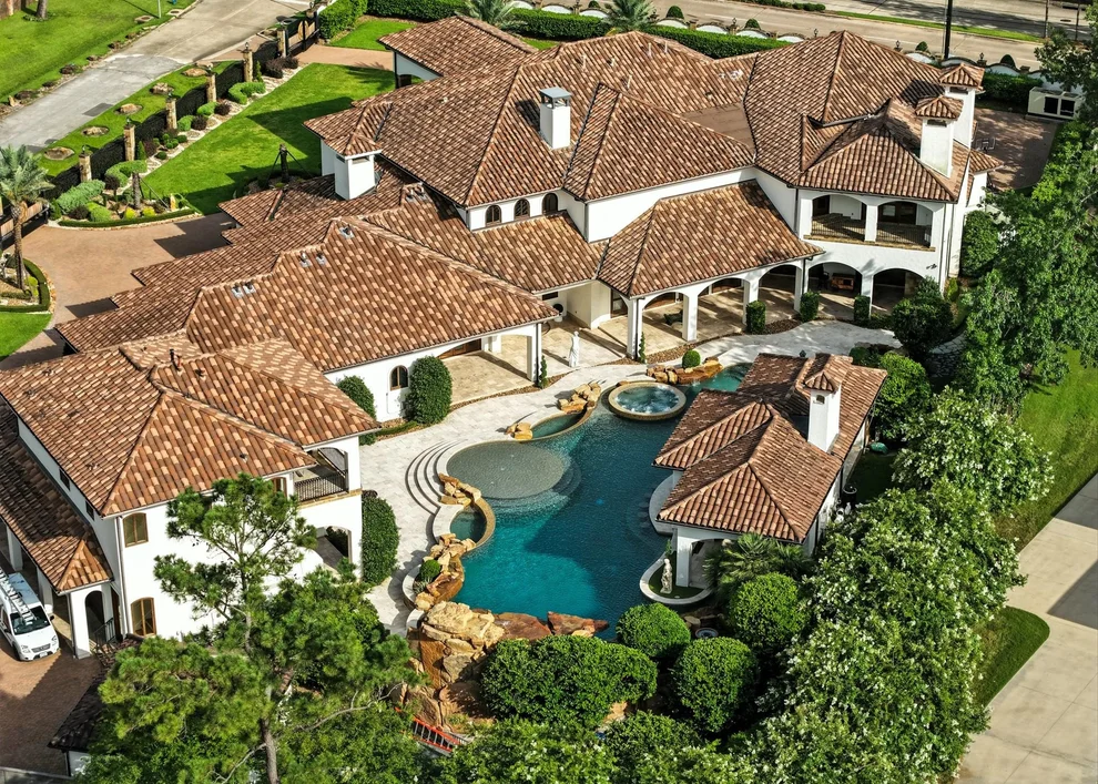 Unit for sale at 701 W Friar Tuck Lane, Houston, TX 77024