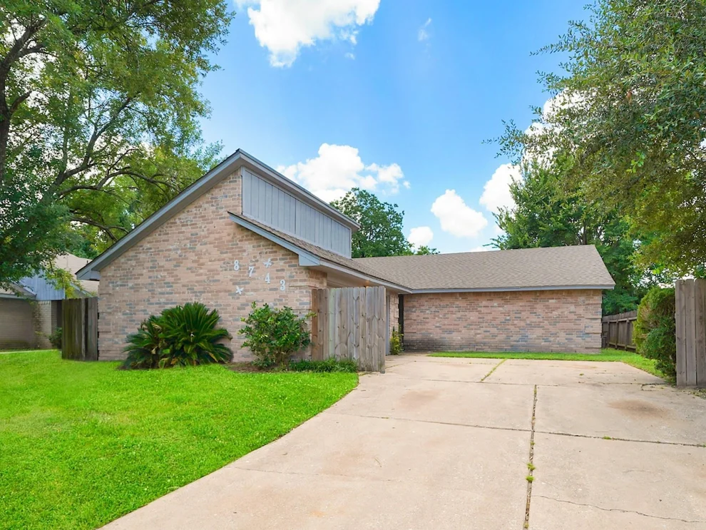 Unit for sale at 8743 Yvonne Drive, Houston, TX 77044