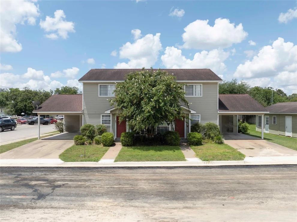 Unit for sale at 205 & 207 N Market Street, Hallettsville, TX 77964