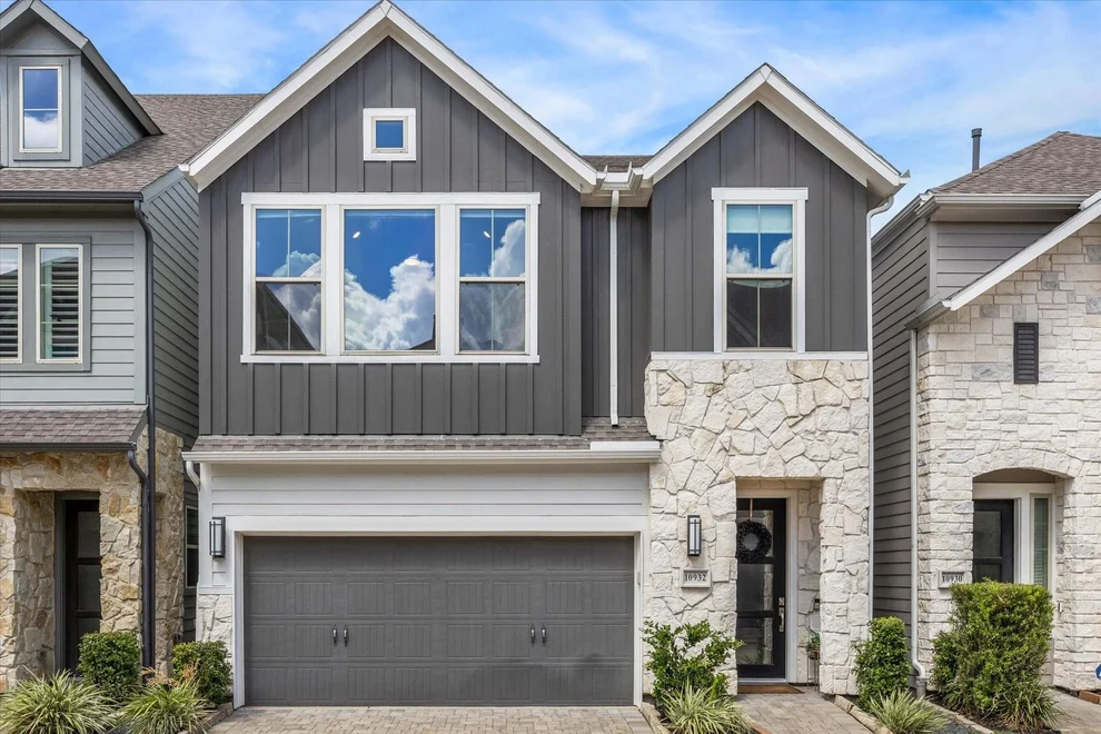 Unit for sale at 10932 Keaton Landing Drive, Houston, TX 77043