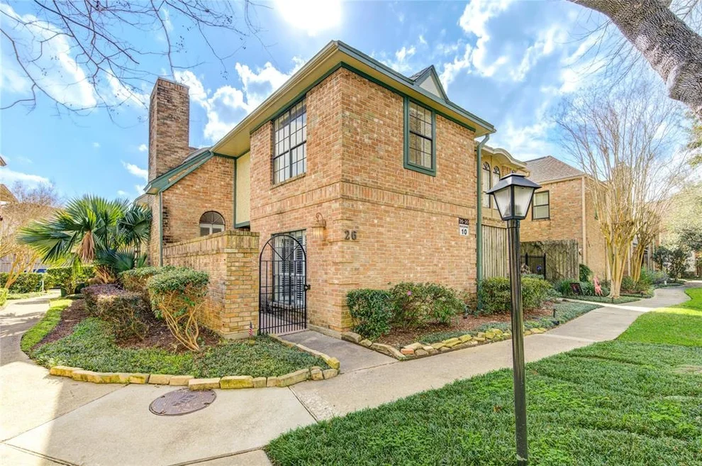 Unit for sale at 727 Bunker Hill Road, Houston, TX 77024