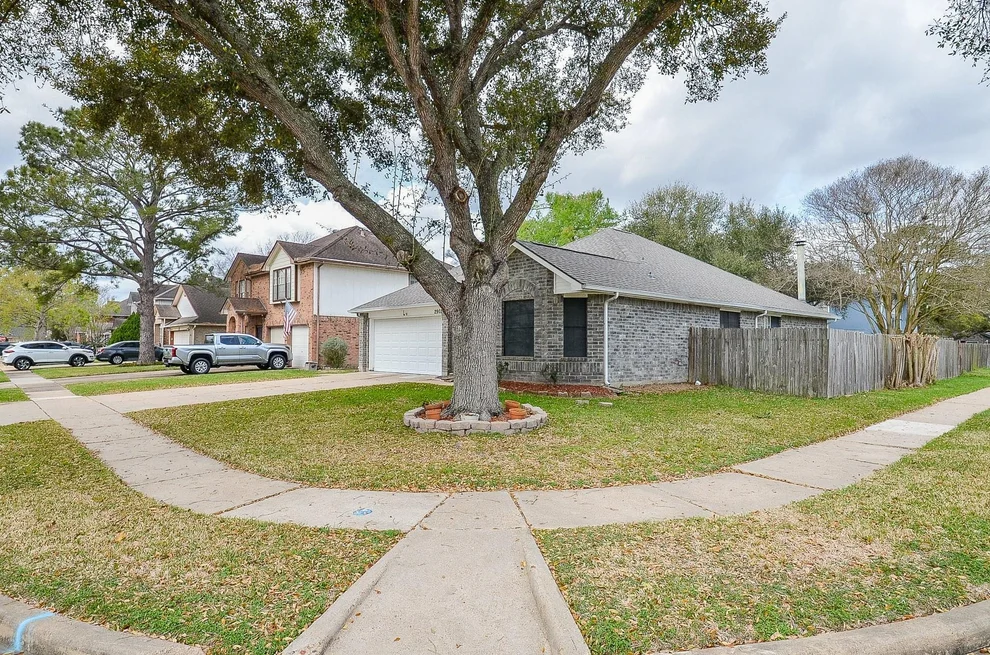 Unit for sale at 2902 Silent Drive, Sugar Land, TX 77498