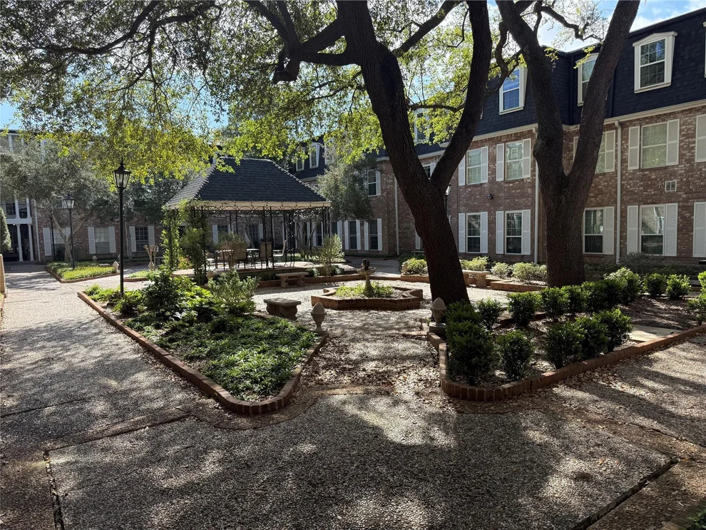 Unit for sale at 357 N Post Oak Lane, Houston, TX 77024