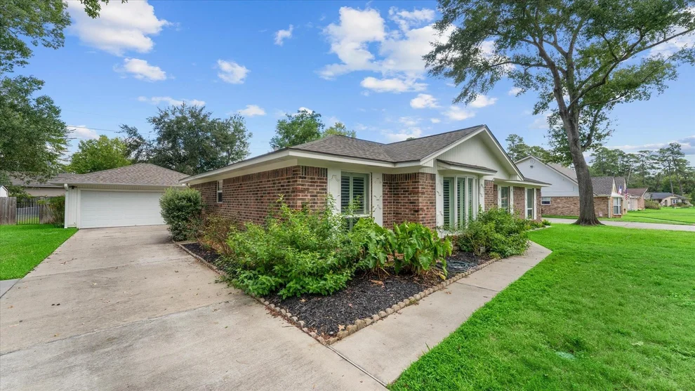 Unit for sale at 207 Woodway Court, Spring, TX 77386