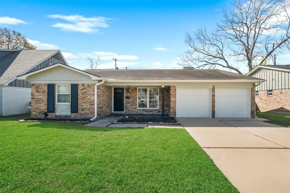 Unit for sale at 5203 Chantilly Lane, Houston, TX 77092