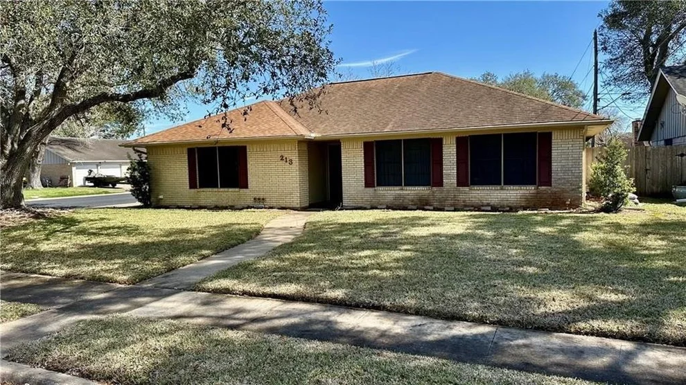 Unit for sale at 213 Yuma Drive, Victoria, TX 77904
