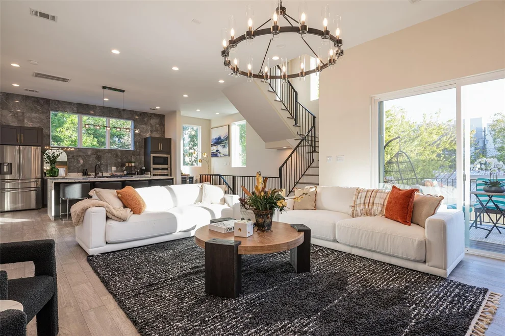 Unit for sale at 911 Thompson Street, Houston, TX 77007