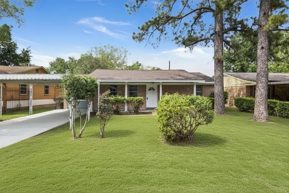 Unit for sale at 2702 Areba Street, Houston, TX 77091