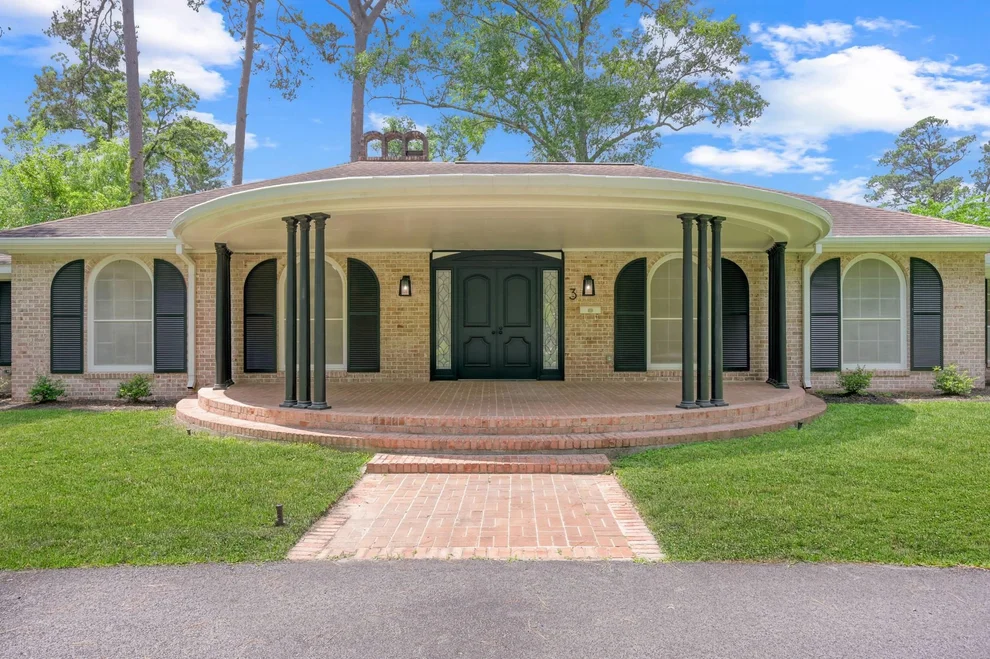 Unit for sale at 3 Briarwood Drive, Conroe, TX 77301