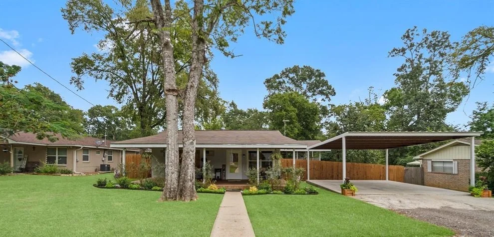 Unit for sale at 23647 Horseshoe Bend, Montgomery, TX 77316