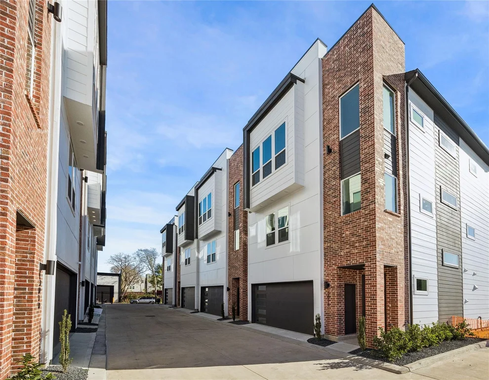 Unit for sale at 3008 Lamar Street, Houston, TX 77003