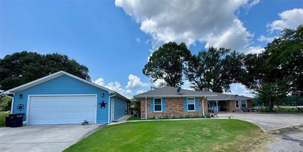 Unit for sale at 303 Augusta Drive, Trinity, TX 75862