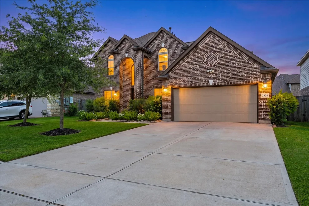 Unit for sale at 2328 Majestic Fairway Lane, League City, TX 77573