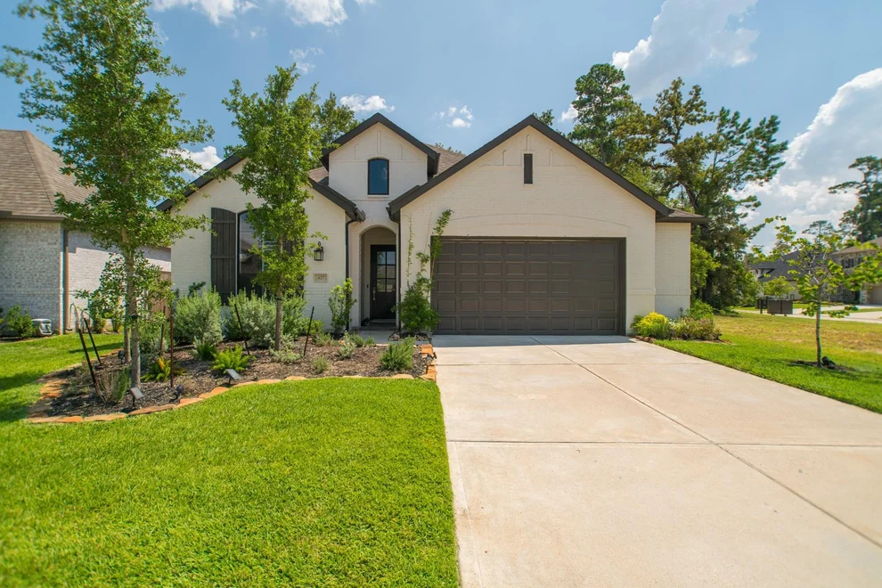 Unit for sale at 427 Boggy Belt Lane, Conroe, TX 77304