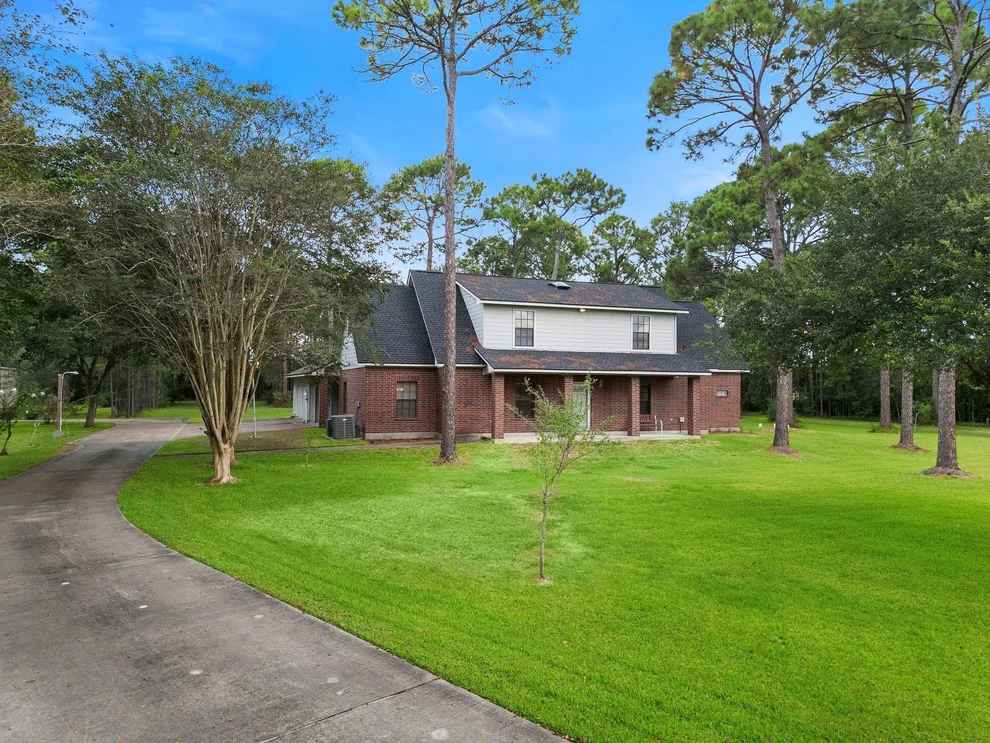 Unit for sale at 691 County Road 351, Alvin, TX 77511