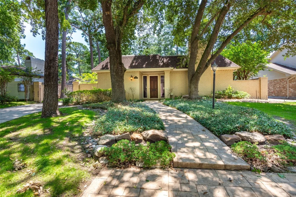 Unit for sale at 354 Tealwood Drive, Houston, TX 77024