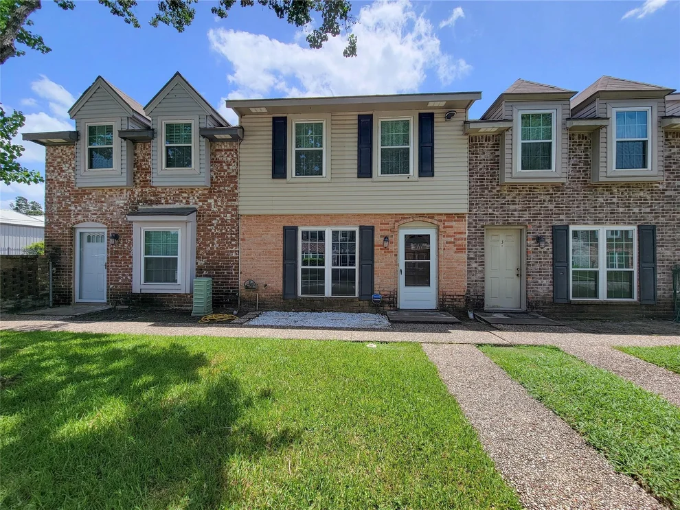 Unit for sale at 1911 Sherwood Forest Street, Houston, TX 77043