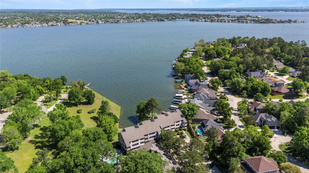 Unit for sale at 3900 Aspen Drive, Montgomery, TX 77356