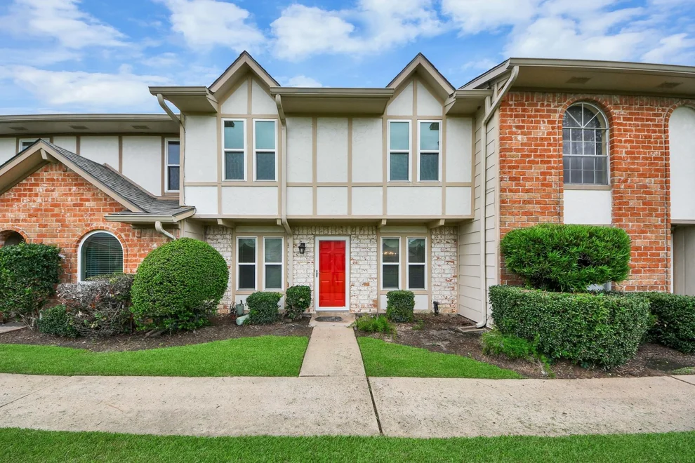Unit for sale at 44 Chapparal Court, Missouri City, TX 77459