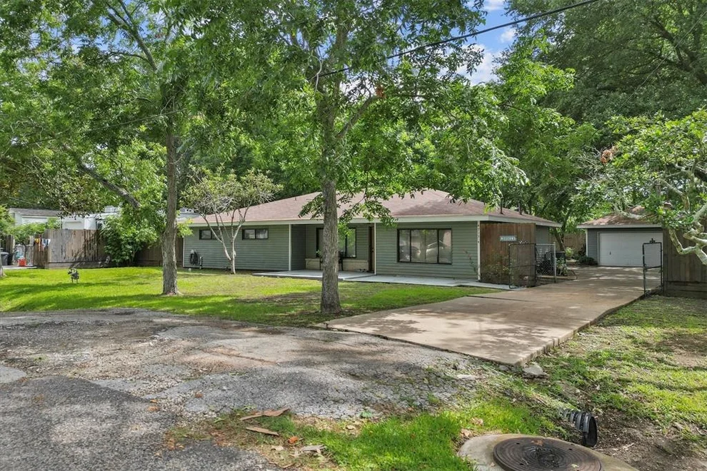Unit for sale at 4715 4th Street, Bacliff, TX 77518