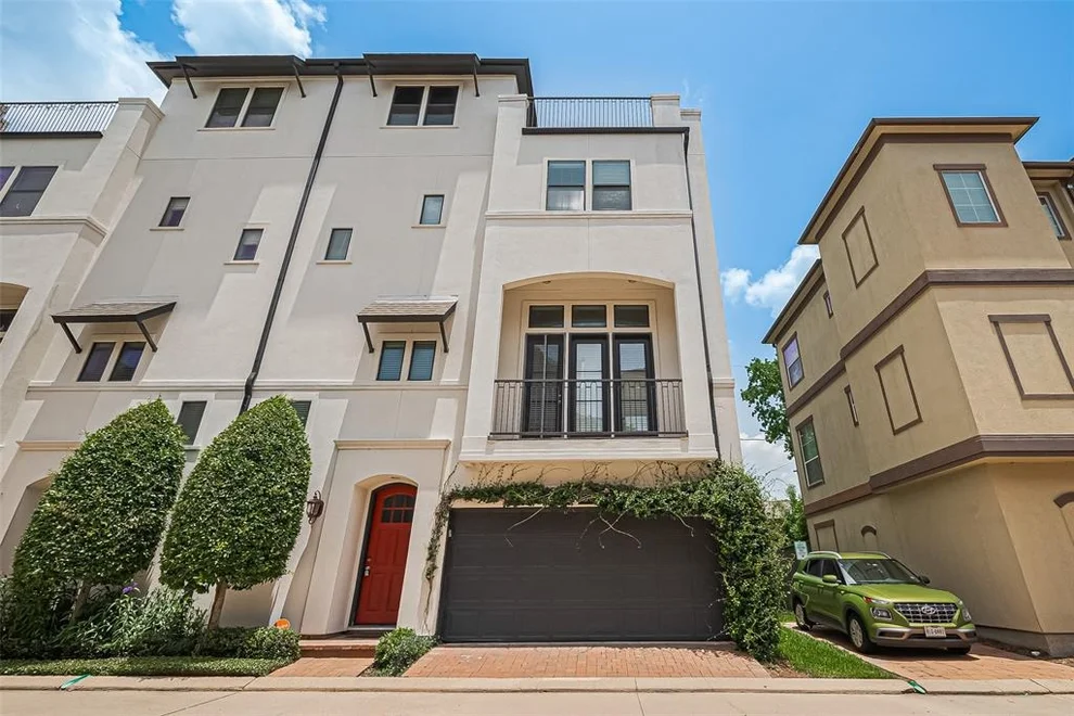Unit for sale at 8816 Lakeshore Bend Drive, Houston, TX 77080